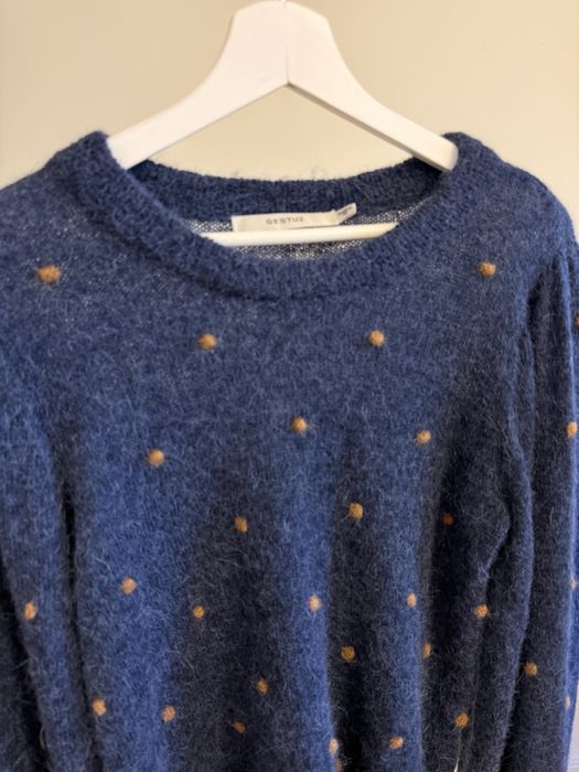 GESTUZ пуловер на точки с буфан ръкав