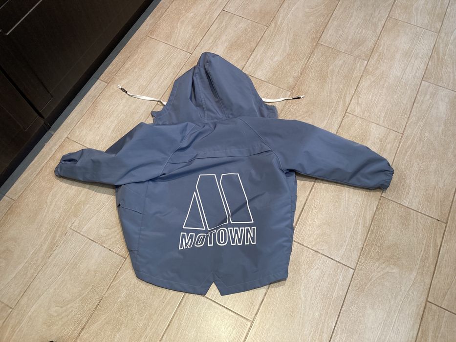 Ветровка , легкая куртка