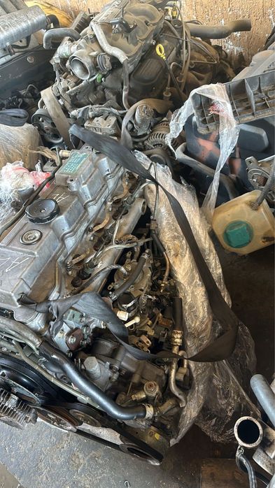 Двигатель 4м40 привозной