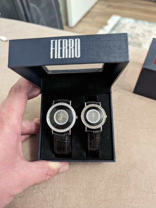 Продам пару часов