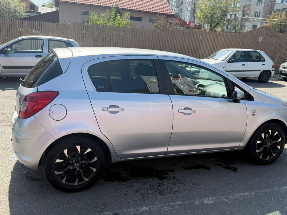 Vând Opel CORSA D