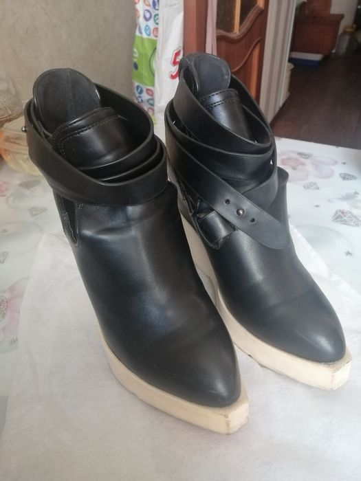 Продаю полуботинки