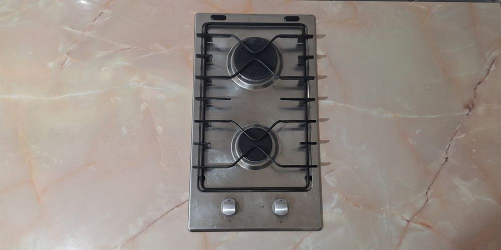 Dulap de bucatarie cu aragaz Whirlpool inclus