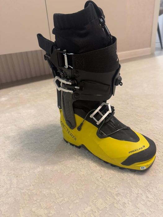 продам скитурные ботинки