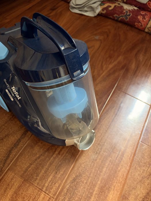 Мощный пылесос Tefal Swift Power Cyclonic (900W), безмешковый