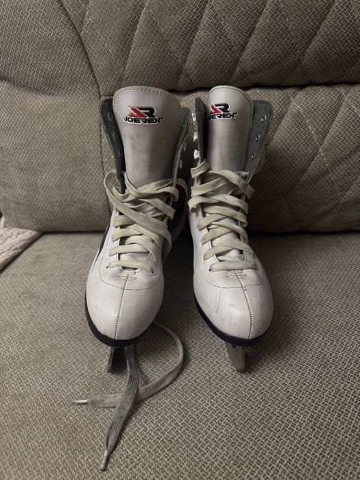 Продам фигурные коньки