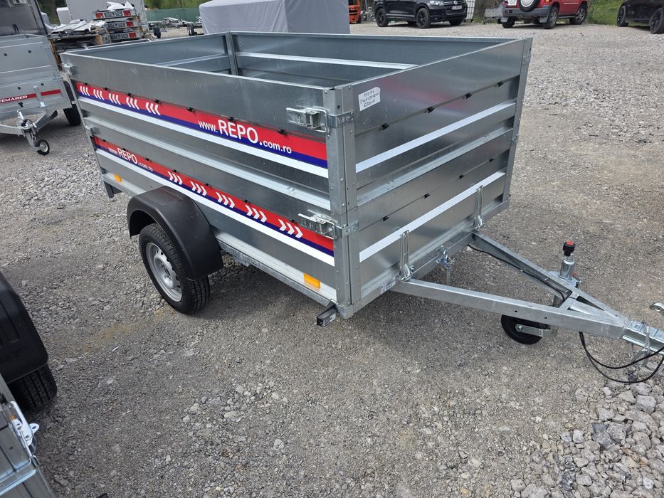 Remorca  2400 x 1250 x 780 mm basculabilă 750 kg