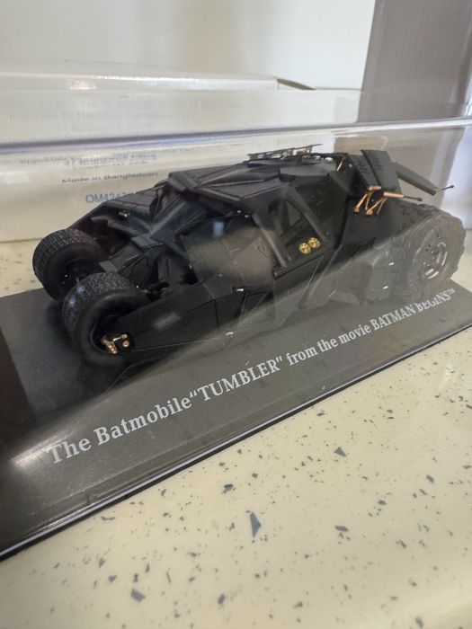 Macheta 1:43 Tumbler “the batmobile” si cana Batman Deagostini