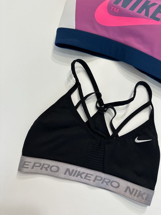 Спортни сутиени/ бюстиета  клин Nike