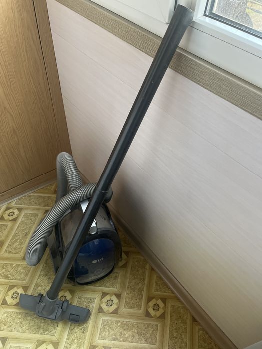 Пылесос LG продам