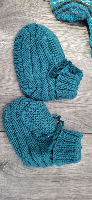 Costumas tricotat bebelusi