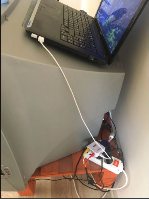 Преходник от VGA към RCA / AV чинчове