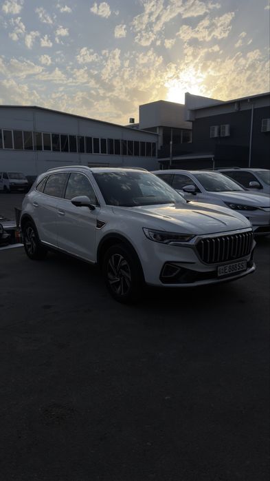 Продам Hongqi HS5 2022г, 35.000 пробег. Передний привод. Тозаа