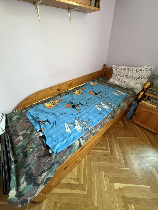 Дървени мебели за спалня