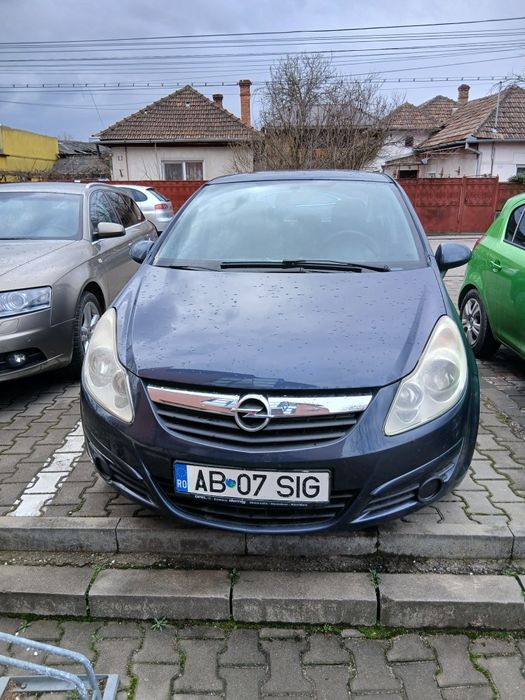 Vând Opel corsa tin 2007 benxina