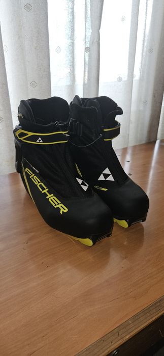 Clapari de schi fond Fischer RC3 Skate marimea 45