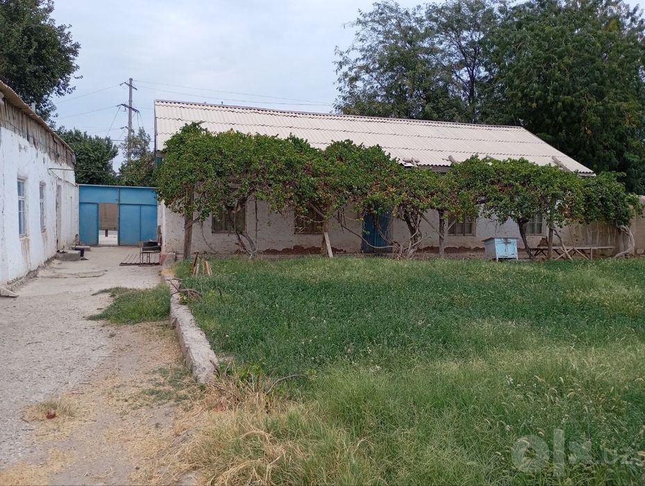 Vokzalda hovli sotiladi