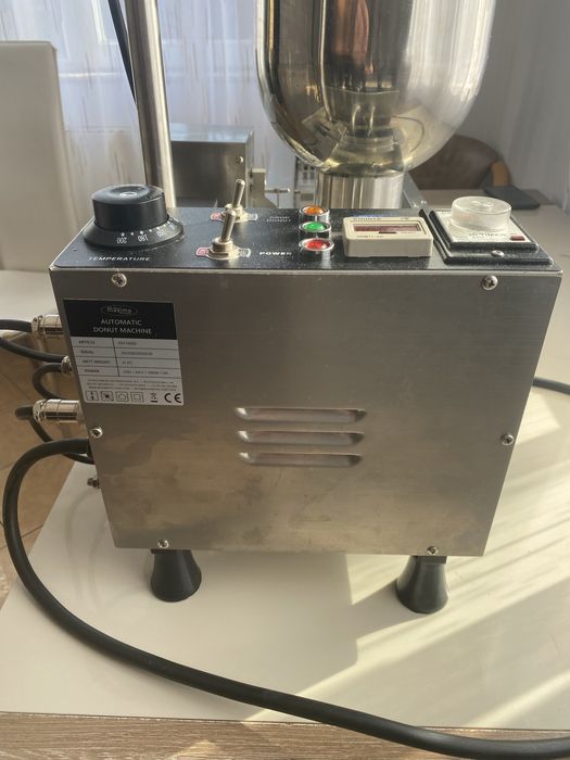 Masina de gogosi inelute ,foarte putin folosita , stare foarte buna