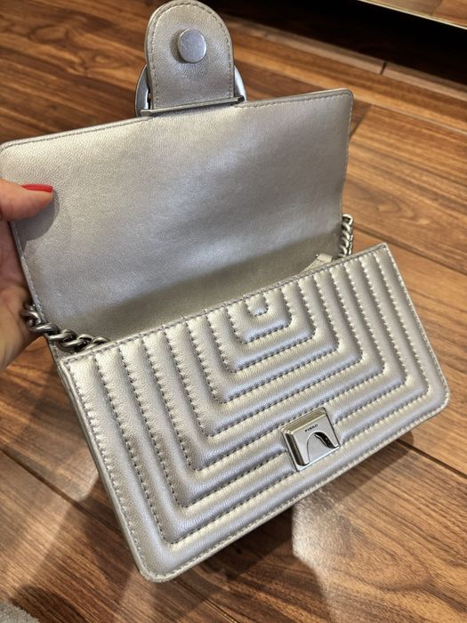 Луксозна кожена чанта PINKO в сребристо