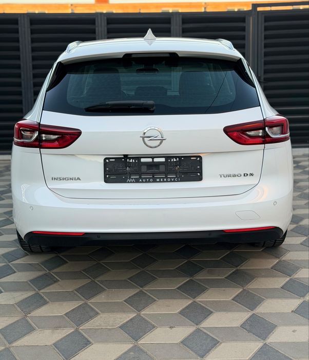 Vand / Schimb Opel Insignia New Model 2019 / 2.0d Turbo 180cp / 4x4 / Distronic / Faruri Led / Bord Digital / Ventilatie //// Fulll ///  PRET 14.999€