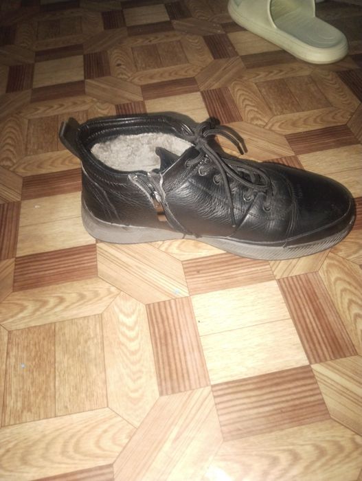 Кроссовки кожаные