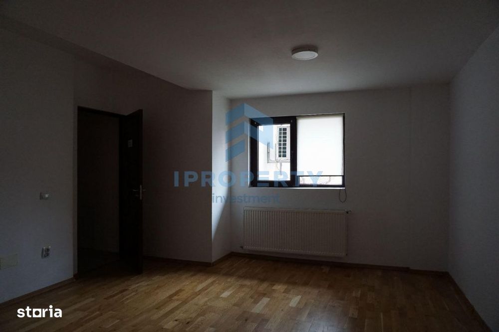 Comercial-Birouri | Piata Victoriei | 250 mpu | 18 Camere | Curte prop