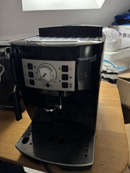Aparat cafea in stare buna DeLonghi