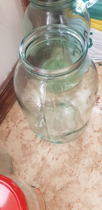 Продам банки 2, 3