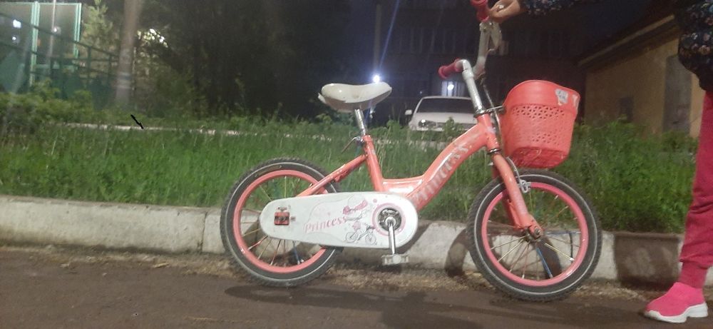 Розовые велик за 6000 продам