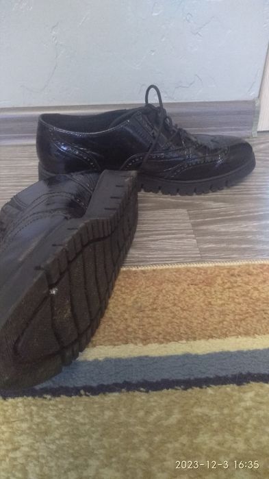 Продам туфли 40 размер