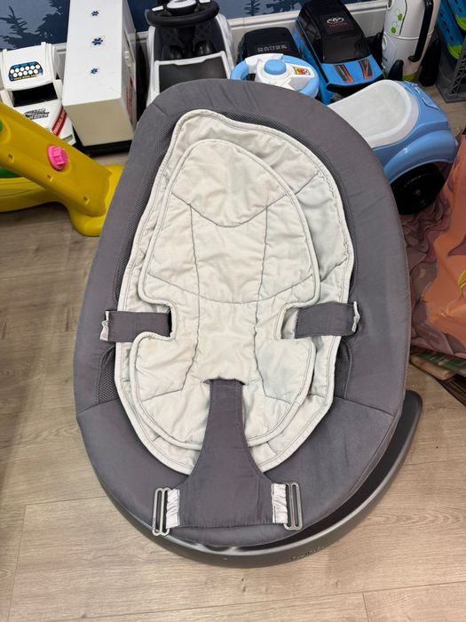 Срочно продам Шезлонг Nuna Leaf