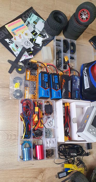 Automodel Hpi Blitz Flux 1/10 3s 3 baterii+ multe piese.