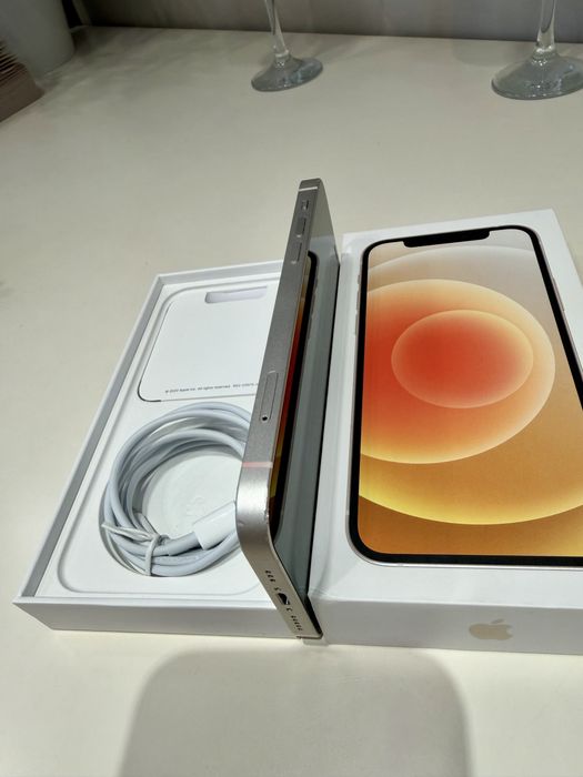 iPhone 12 белый 128 Gb 85%