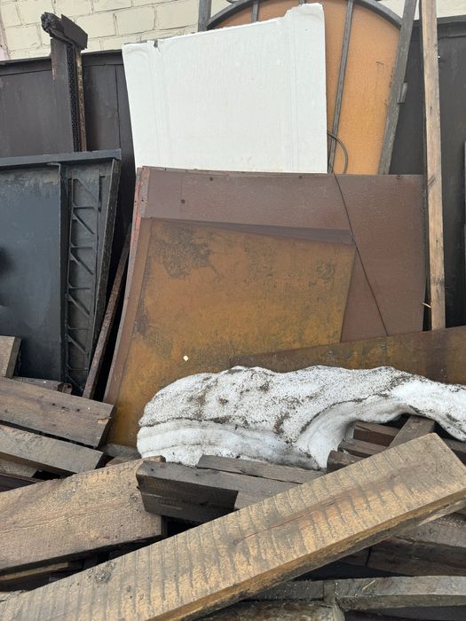 Продам трубы,уголок,лист металический