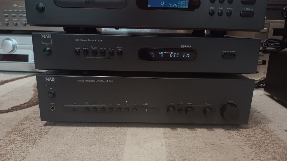 Muzică la NAD top audio