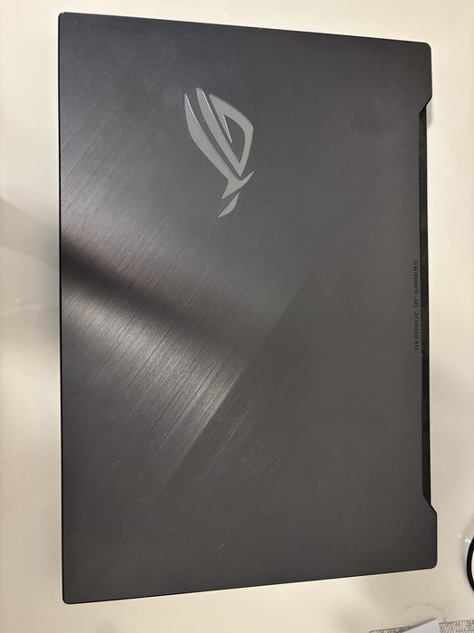 Laptop gaming ASUS ROG Strix SCAR GL704G