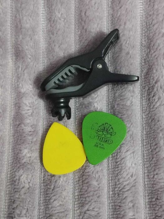 Акустическая гитара