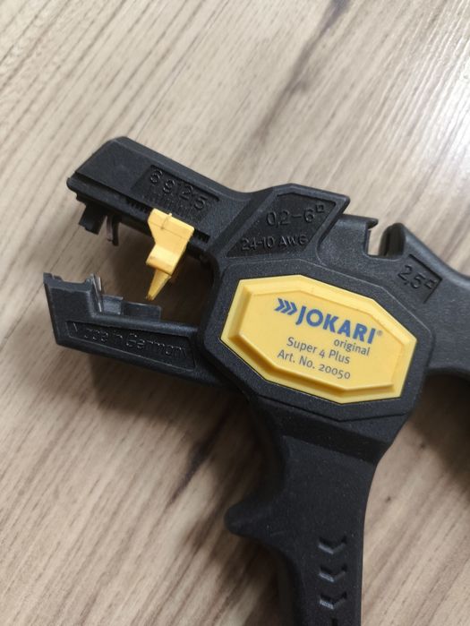 Автоматични клещи за оголване и рязане на кабели  Jokari Super 4 Plus