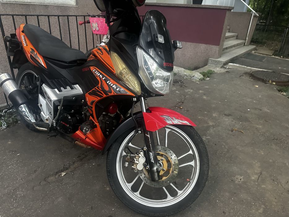 Vand scuter first bike de 50cc cu 4 viteze