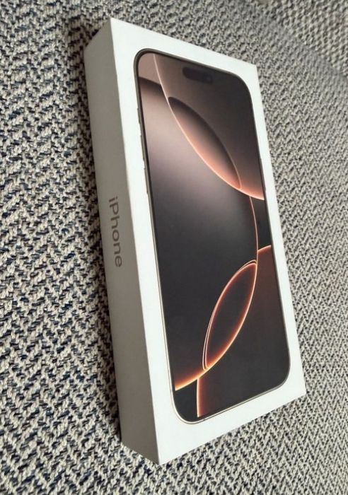 Продам новый запечатанный айфон 16 про мах с физической сим кар