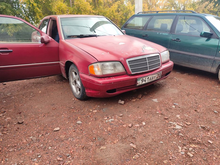 По запчастям продаётся МЕРСЕДЕС W202