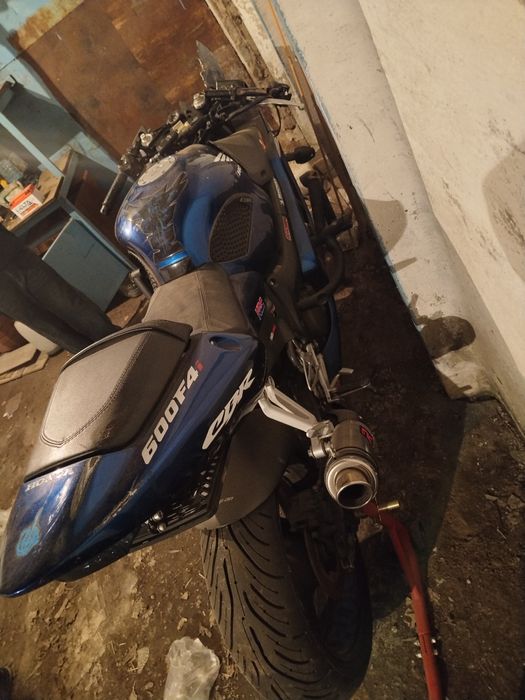 Продам Honda CBR600F4i