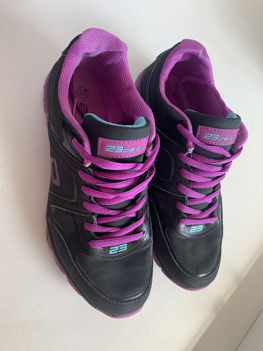 Кроссовки 37р