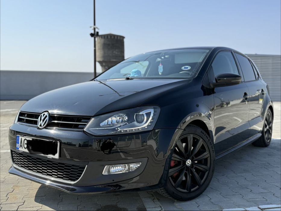 VOLKSWAGEN Polo
