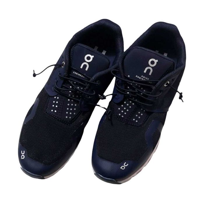 Vand pantofi sport ON, marimea 42, noi