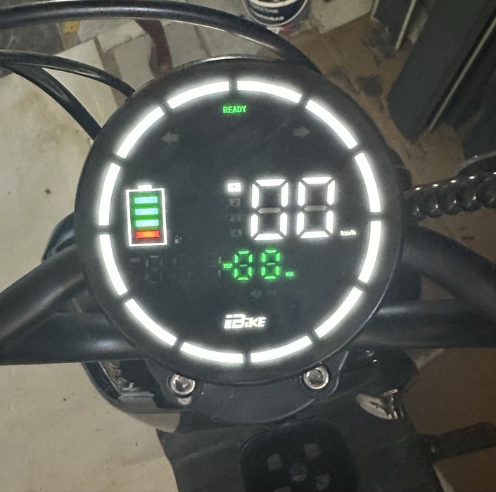 Продаю скутер танк 109