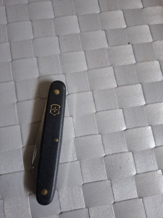 Швейцарска черна сгъваема ножка