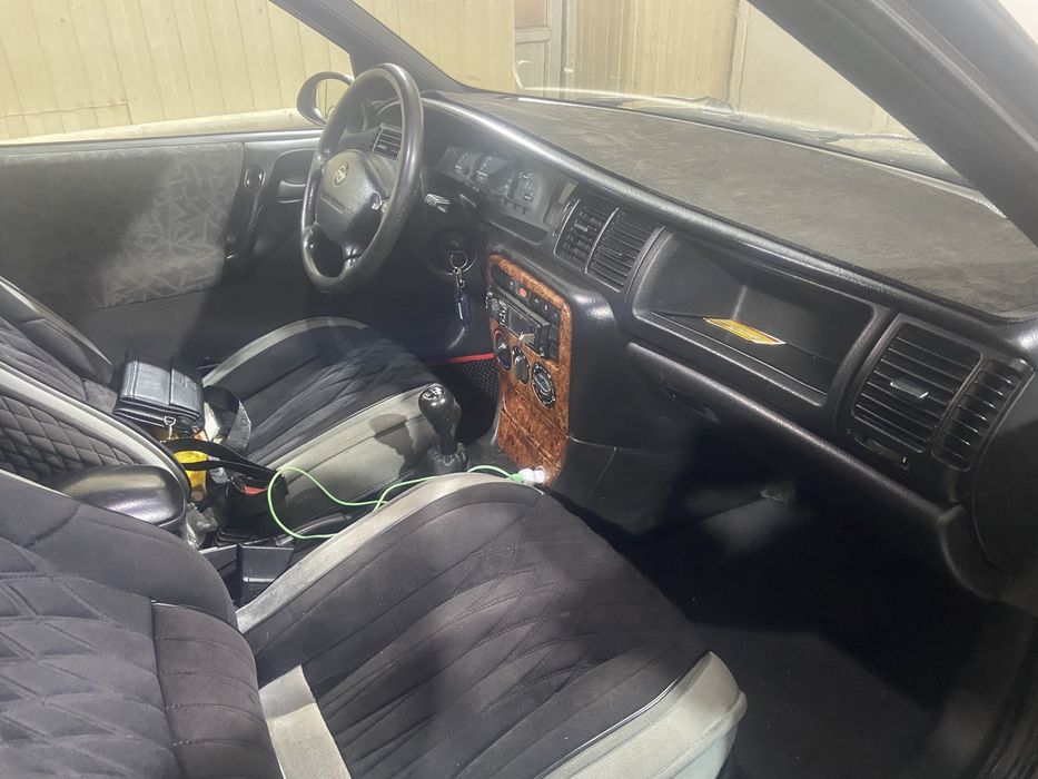 Opel Vectra B 1997 г. 1.6 МКПП
