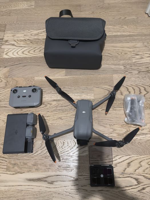 Drona DJI Air3 Fly More Combo + DJI RC-N2