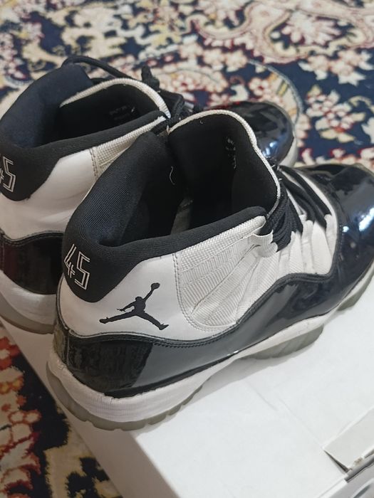Air Jordan 11 concord